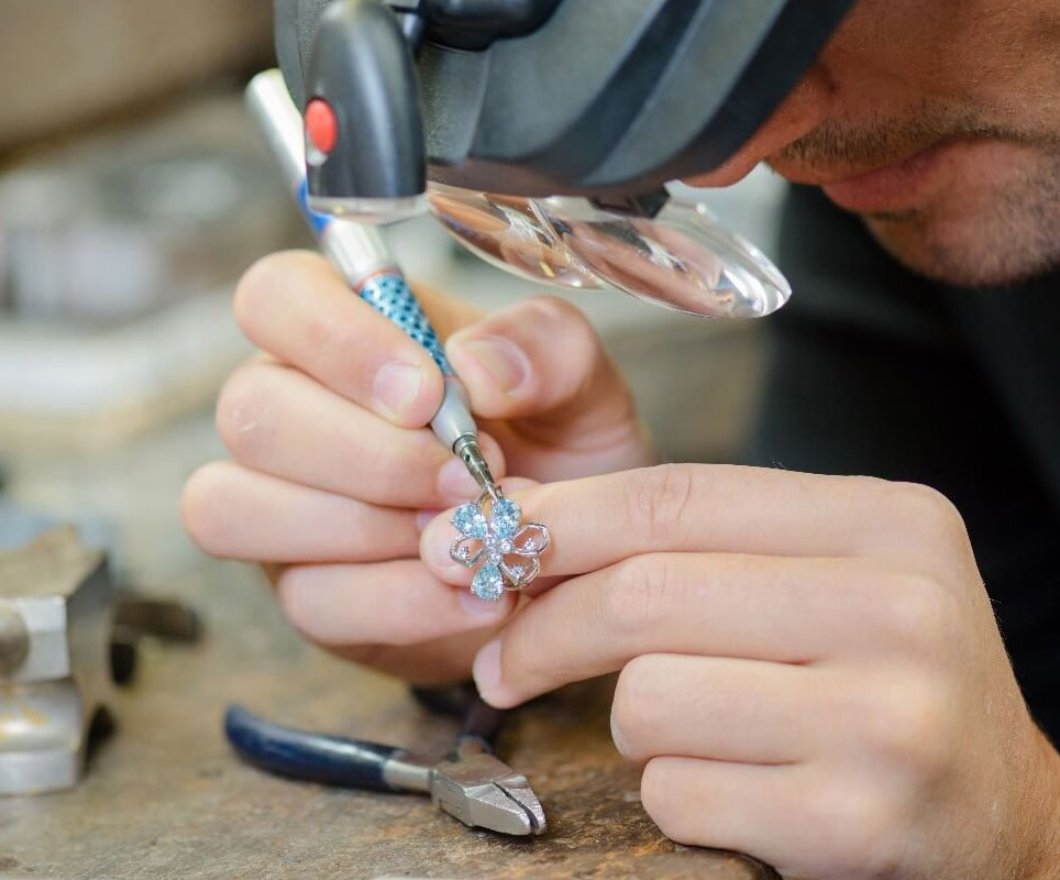 Jewelry Polishing in NYC - Doctor Jeweler - Dr Jeweler