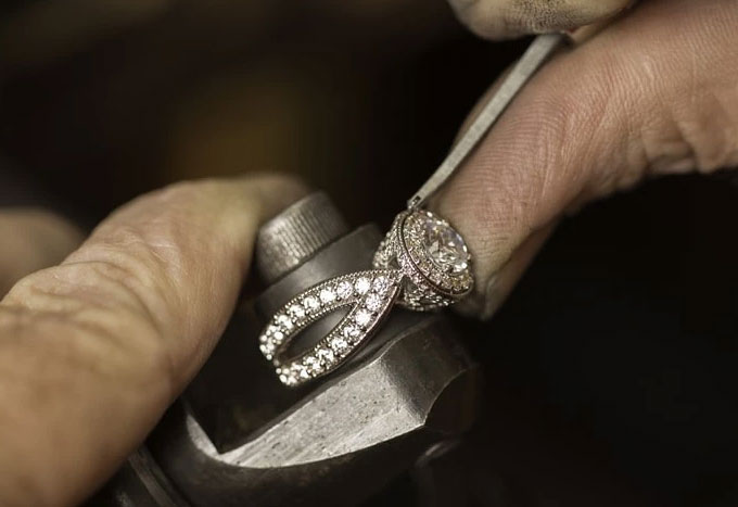 Jewelry Polishing in NYC - Doctor Jeweler - Dr Jeweler