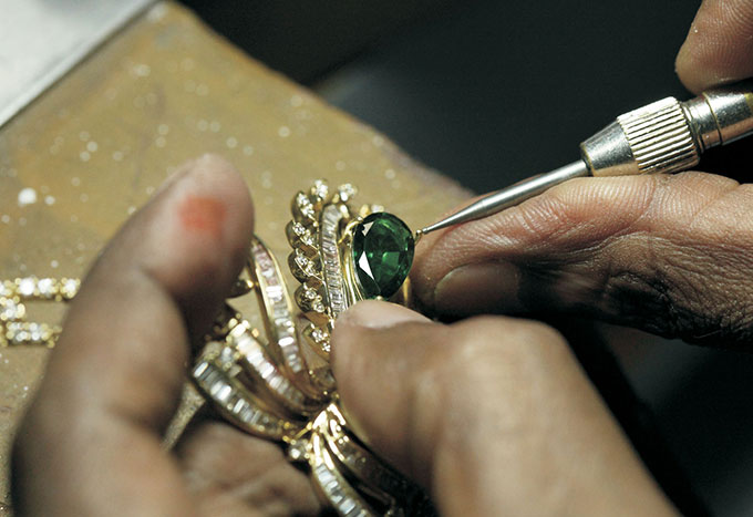 Emerald sales jewelry repair